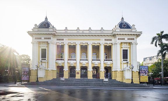 File:LUNE Hanoi Opera House 01.jpg