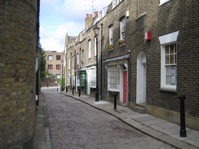 File:Little Green Street London.jpg