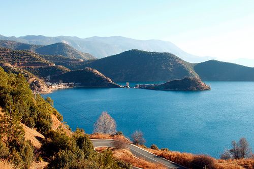 File:Lugu Lake.jpg