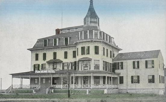 File:Plum Island Hotel, Plum Island, MA.jpg