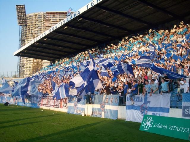 File:Slovan Trnava fans.jpg