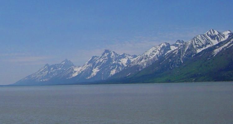 File:Teton Range from Jackson Lake-750px.JPG