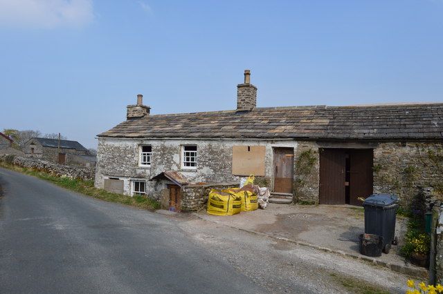 File:Three Roods, Dentdale.jpg