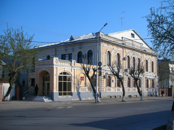 File:Tyumen Historic Brick Building 04.JPG