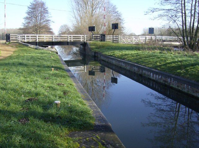 File:Ufton lock.jpg