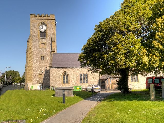 File:Eglwys y Plwyf Sant Mihangel, Abergele.jpg