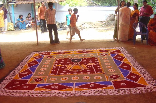 File:Kalam at the andayil temple.JPG