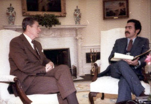 File:Laurence I. Barrett interviewing Ronald Reagan.jpg