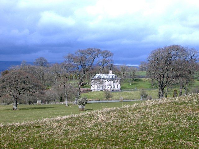 File:Lyneham House - geograph.org.uk - 149747.jpg