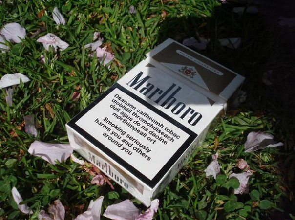 File:MarlboroGAEILGE.JPG