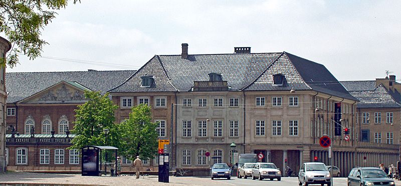 File:Nationalmuseet kbh.jpg