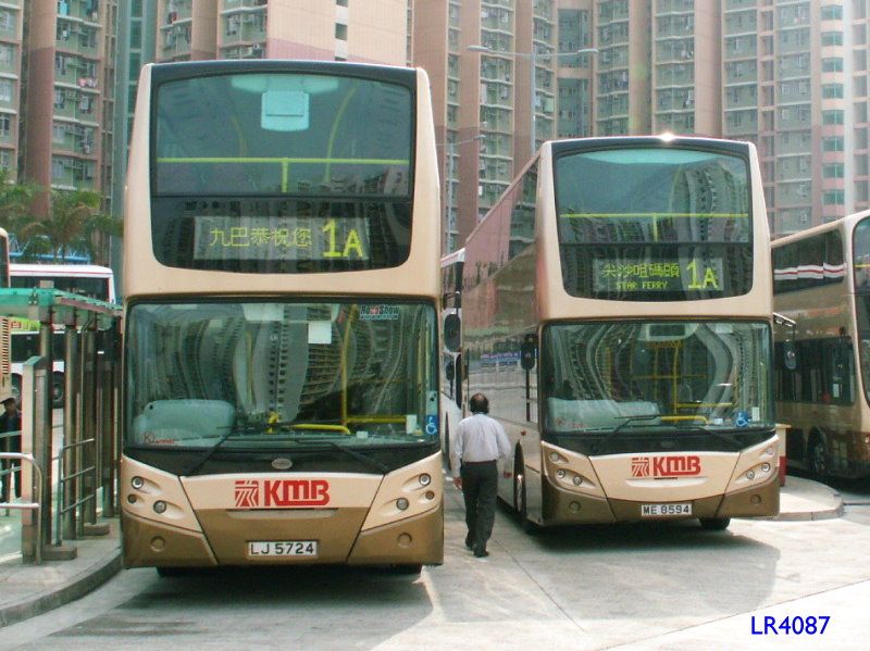 File:Two KMB Alexander Dennis Enviro 500 buses.jpg