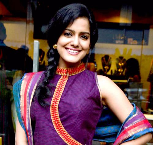 File:VishakhaSingh03.jpg