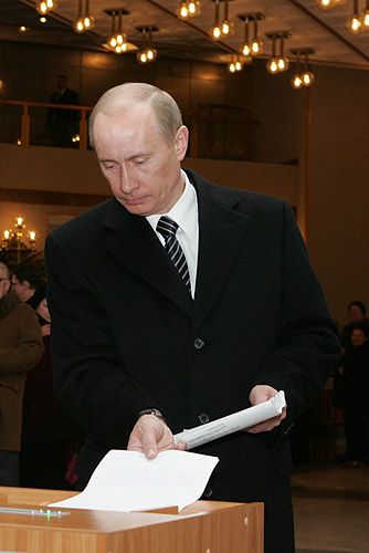 File:Vladimir Putin 2 March 2008-4.jpg