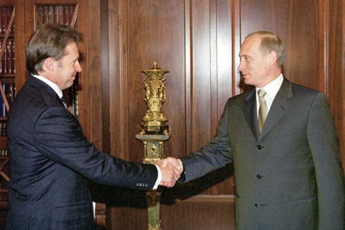 File:Vladimir Putin 6 May 2002-1.jpg