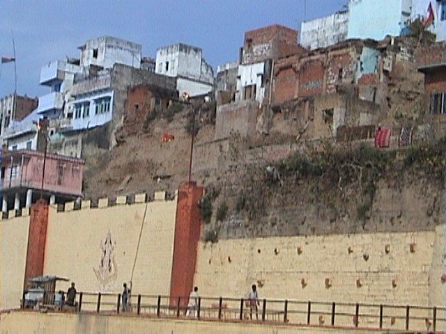 File:Bundi Parkota Ghat, Varanasi.JPG