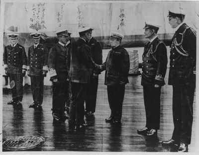 File:Eto Kyosuke and King George V.jpg