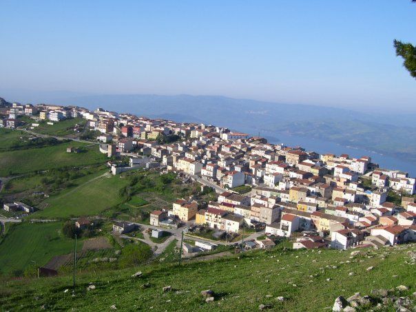 File:Panorama di Carlantino.jpg