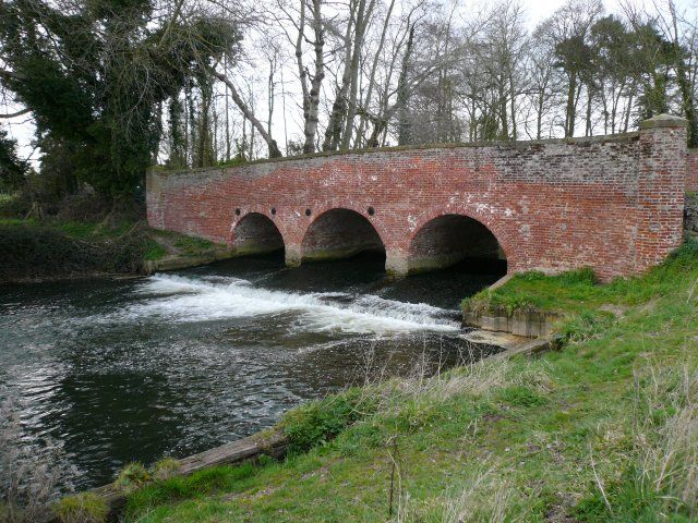 File:Road Bridge - geograph.org.uk - 1244197.jpg