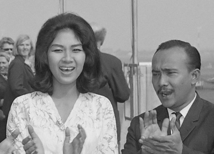 File:Titiek Puspa and Bing Slamet.jpg