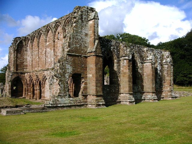 File:Furness Abbey - geograph.org.uk - 42919.jpg