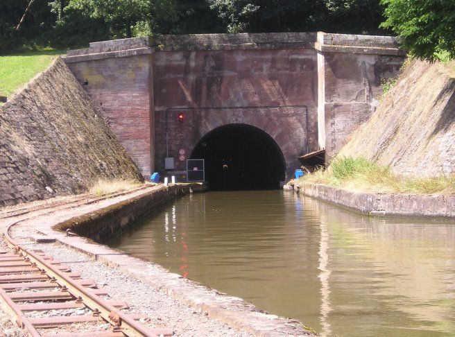 File:RheinMarneKanalTunnel.jpg