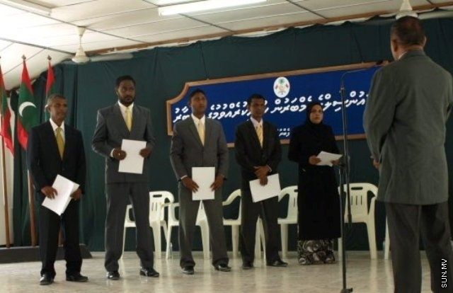 File:Thulhaadhoo council.jpg