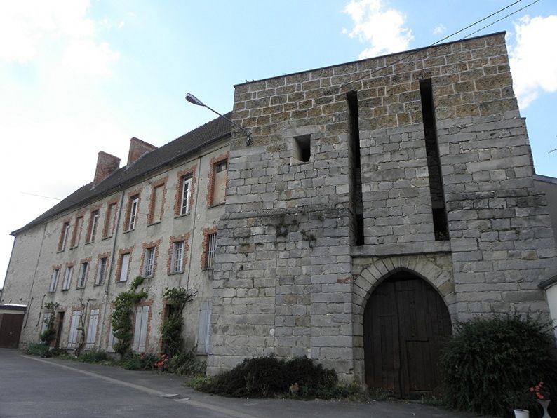 File:Troissy (51) Château.jpg