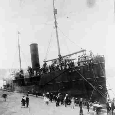 File:BLACK STAR LINER.JPG