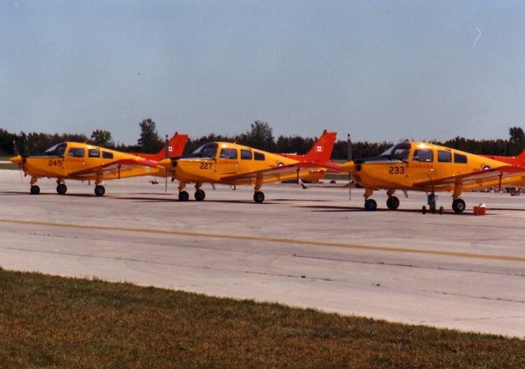 File:BeechcraftCT134Musketeers.jpg