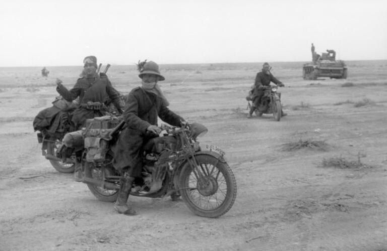 File:Bundesarchiv Bild 101I-783-0119-23A, Nordafrika, italienische Krad-Fahrer.jpg