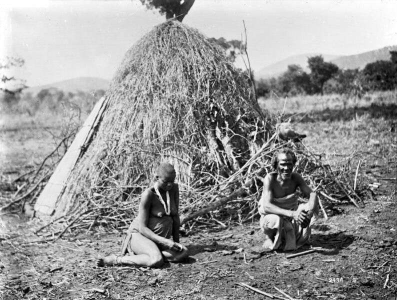 File:Bundesarchiv Bild 105-DOA0243, Deutsch-Ostafrika, Einheimische aus Urambi.jpg