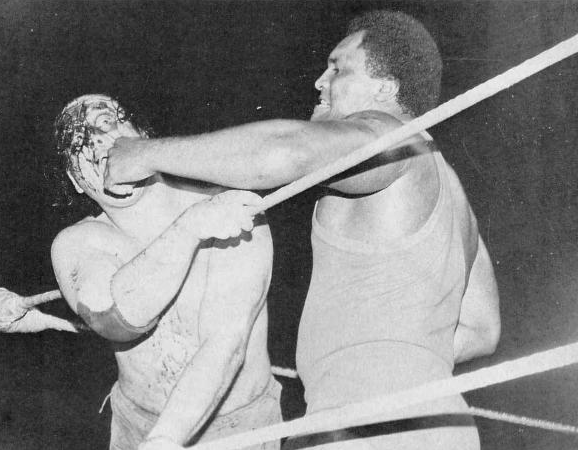 File:Colon punches Nagasaki 1983.png