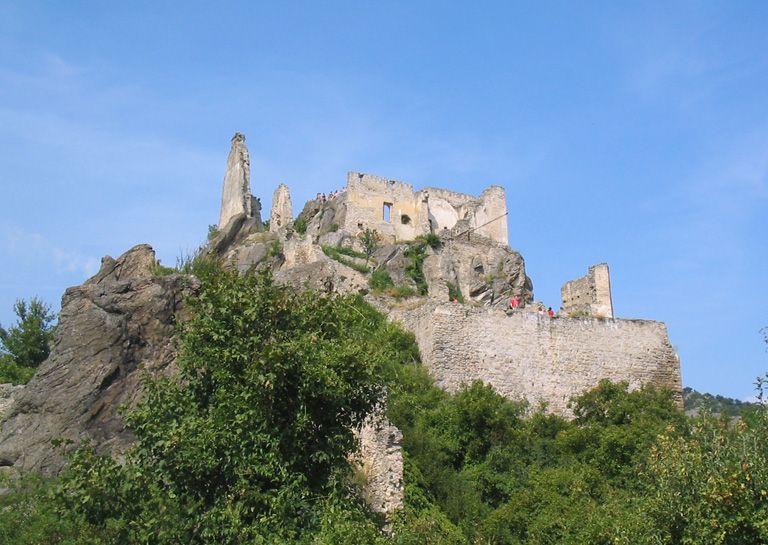 File:Durnstein castle.jpg