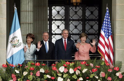 File:GeorgeW&LauraBush visits Oscar&WendyBerger, Guatemala, 2007March12.jpg