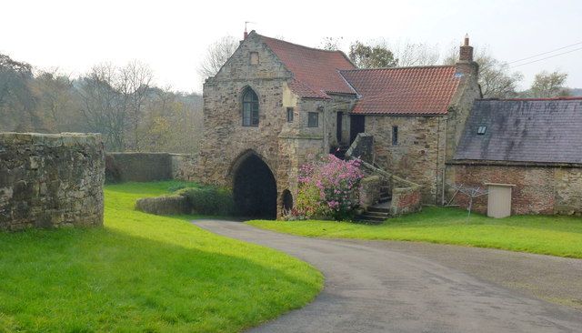 File:Kepier Hospital - geograph.org.uk - 4249443.jpg