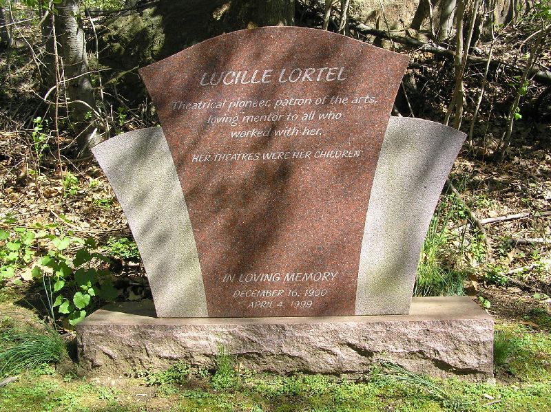 File:Lucille Lortel 800.jpg