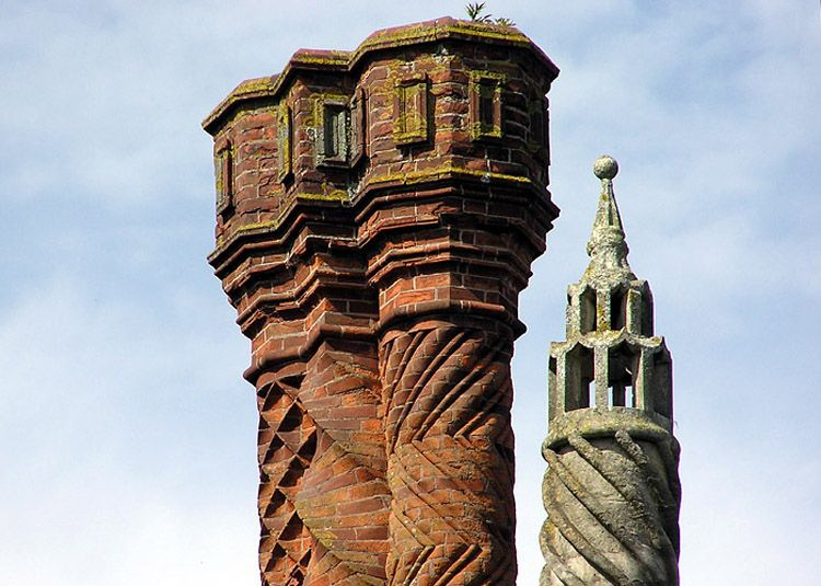 File:Thornbury.chimney.detail.arp.750pix.jpg