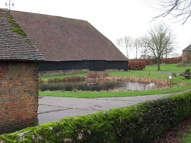 File:Tithe barn, Lenham.jpg