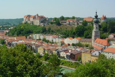 File:Burghausen.jpg