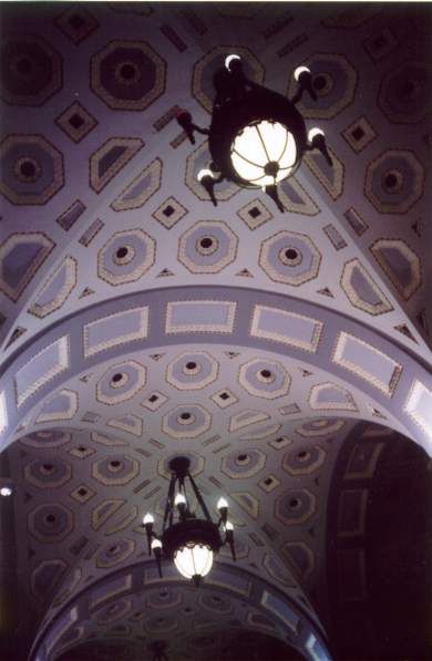 File:City-Hall-ceiling-and-Lights.jpg