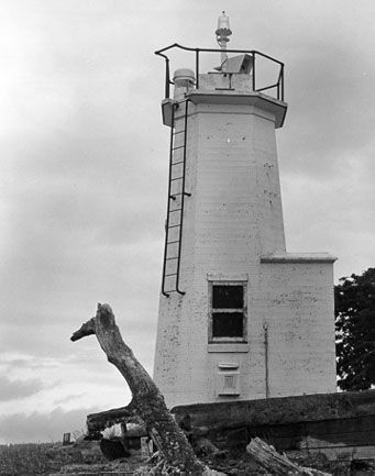 File:Dofflemyer Point Light, ca 1988 (Thurston County,Washington).jpg