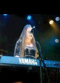 File:Monika Edvardsen Live.jpg