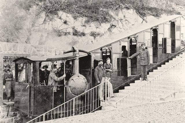 File:Mont Pilate train 1889.jpg