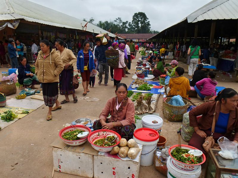 File:MuangSing Market2 tango7174.jpg