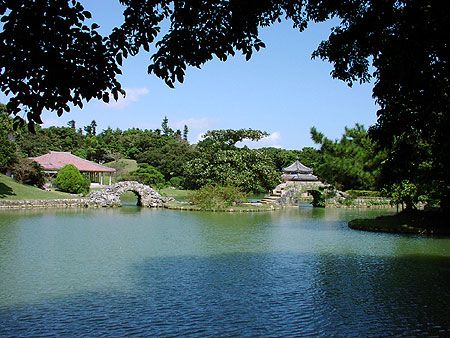 File:Palace and Rokkaku-do, Shikinaen 2002-03-20.jpg