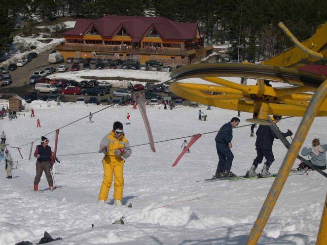 File:Ski tow in Valle del Sol.jpg