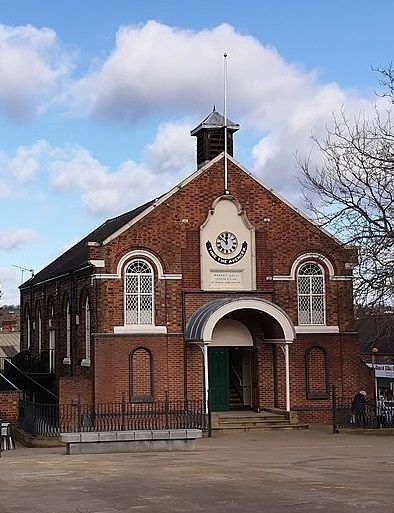 File:Swadlincote Town Centre (cropped).jpg