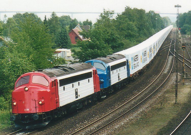 File:TraXion containertog Vejle.jpg