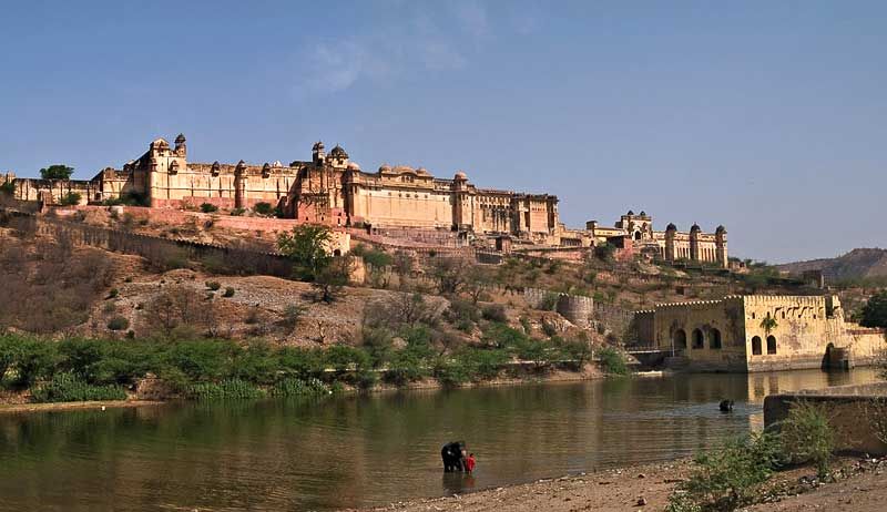 File:Amber-fort.jpg